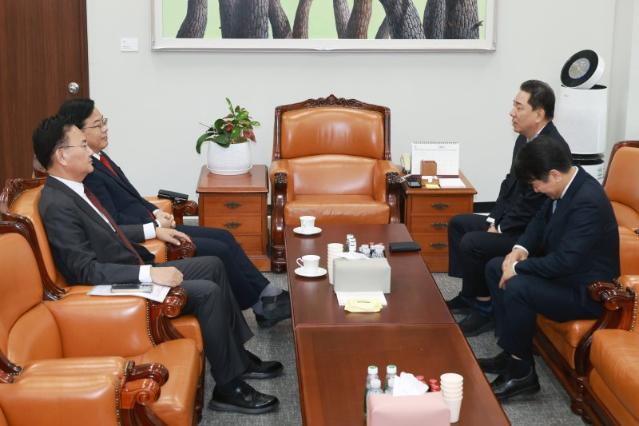 � ������ �ʸ������� ����..���ҹ� �� 3�Ǹ� ��ȸ����