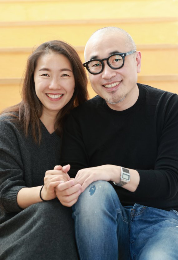 18일(한국시간) 더기빙플레지 홈페이지에 219번째 기부자로 등록된 김봉진(오른쪽), 설보미 부부 &#x2F;사진&#x3D;희망브리지