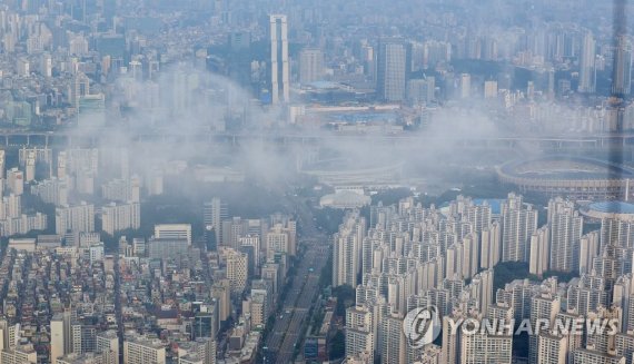 서울 송파구와 강남 일대의 아파트 모습들.  &#x2F;연합뉴스