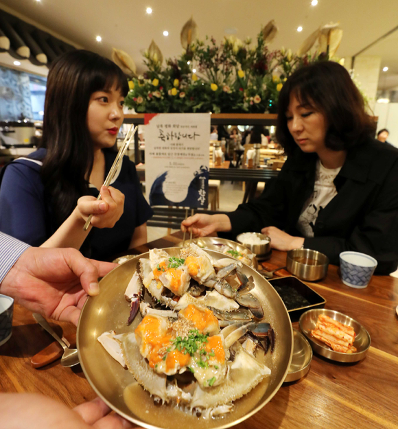 맛과 건강 모두 잡는다 대한민국 대표 밥도둑 간장게장 | 뉴스 | 뉴스/시세 - 팍스넷 증권포털
