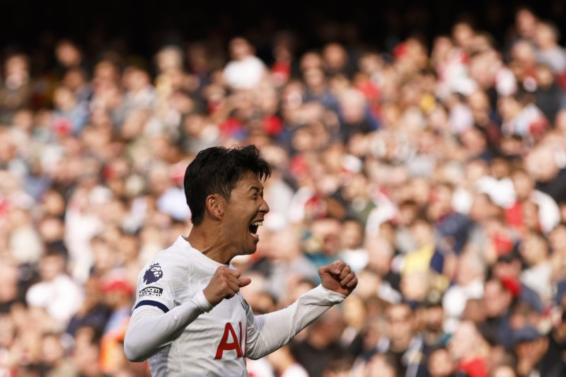 [런던=AP/뉴시스] 손흥민은 앞서 3차례(2016년 9월&middot;2017년 4월&middot;2020년 10월) '이달의 선수'를 받았다. 만약, 이번에 수상하면 통산 4번째 수상이다.