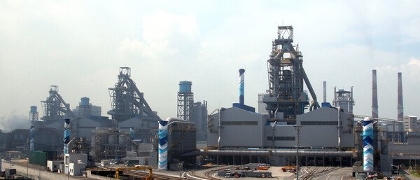 <span id='_stock_code_004020' data-stockcode='004020'>현대제철</span>은 강관(스틸파이프) 전문 자회사로 설립한 현대스틸파이프가 내년 1월 공식 출범한다. 사진은 현대제철 당진제철소 전경. 현대제철 제공