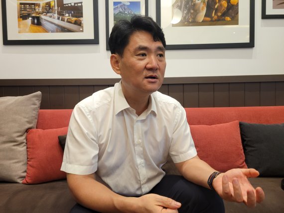 김정호 브라이언임팩트 이사장이 6월 30일 서울 중구 서울파이낸스센터에서 파이낸셜뉴스와 만나 이야기하고 있다. 사진=김준혁 기자