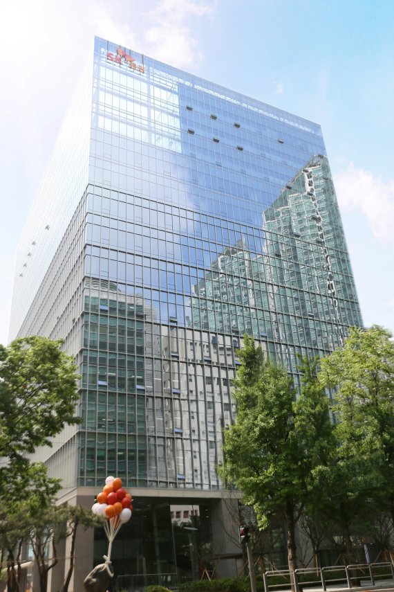 <span id='_stock_code_001510' data-stockcode='001510'>SK증권</span> 조직개편...사업부문&middot;본부&middot;실 모두 축소