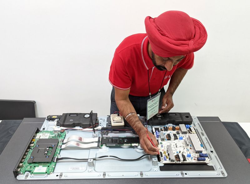  서비스 올림픽에 참가한 <span id='_stock_code_003550' data-stockcode='003550'>LG</span>전자 서비스 매니저들의 모습. <span id='_stock_code_066570' data-stockcode='066570'>LG전자</span> 제공