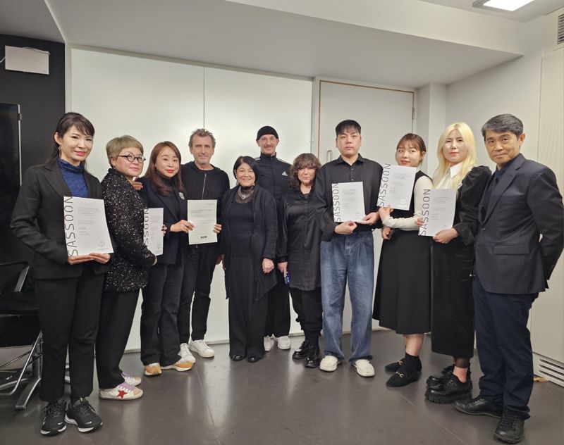 동명대학교는 뷰티예술대학 헤어디자인학과가 최근 사순 아카데미 UK 런던 본교와 스쿨쉽을 체결했다고 19일 밝혔다. 체결식 모습. 동명대 제공 