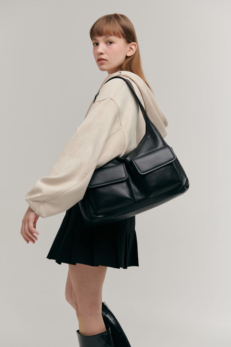 <span id='_stock_code_093050' data-stockcode='093050'>LF</span> 질바이질스튜어트, '영 클래식' 스타일 24SS