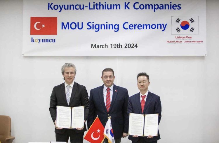 전웅 하이드로리튬 대표가 지난 19일 튀르키예 코윤주그룹 대표들과 만나 염호리튬 사업과 관련한 MOU를 체결했다. (출처: 하이드로리튬)