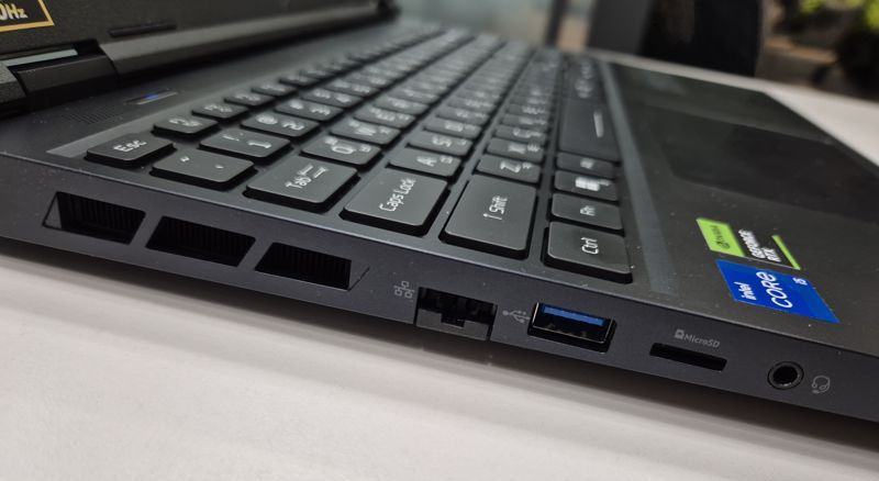 프레데터 헬리오스 네오 V 16 2024 왼쪽 측면. 사진=구자윤 기자