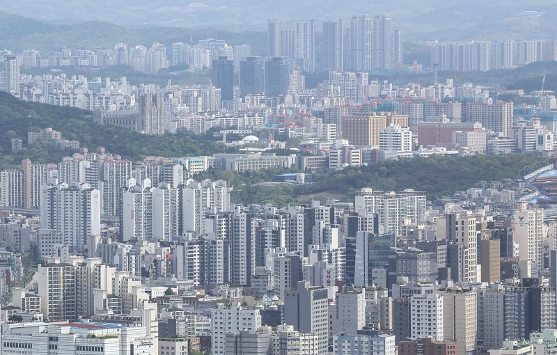 지난 21일 서울 남산에서 바라본 아파트의 모습. 사진&#x3D;뉴시스