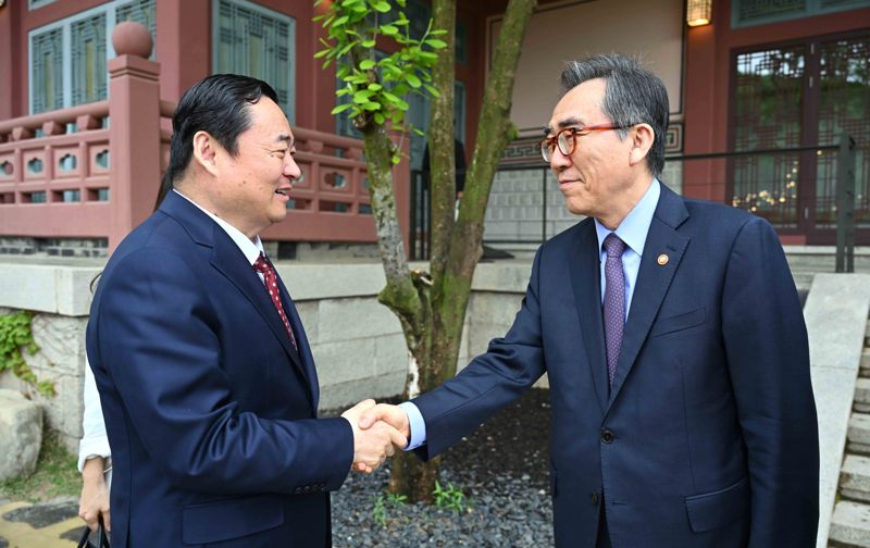 조태열 외교부 장관과 방한한 하오펑 중국 랴오닝성 당서기가 24일 만났다. &#x2F;사진&#x3D;외교부