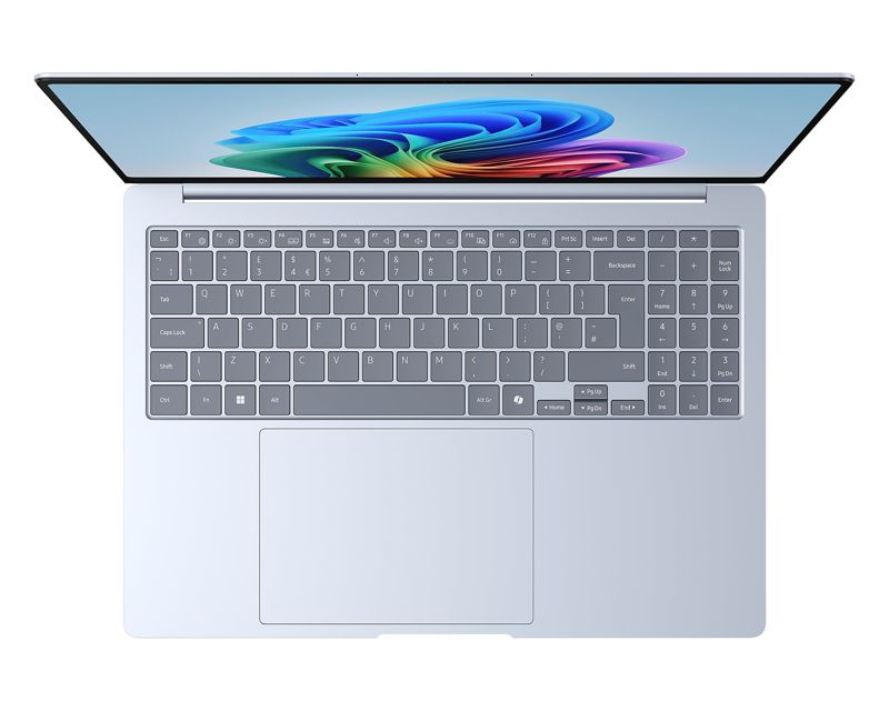 IT 팁스터 에반 블래스(@evleaks)가 X에 올린 갤럭시 북4 엣지 유출 이미지