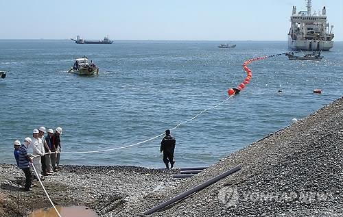 해저통신 케이블 설치 모습. 사진&#x3D;연합뉴스