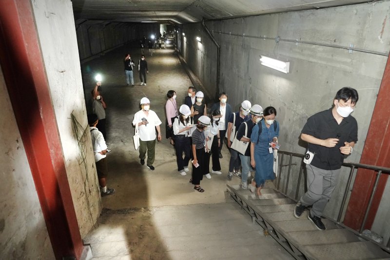 40년만에 공개된 서울광장 13ｍ 아래에 숨겨져 있던 1천여평의 지하공간. 서울시는 이 공간을 펀스테이션으로 조성한다. 연합뉴스