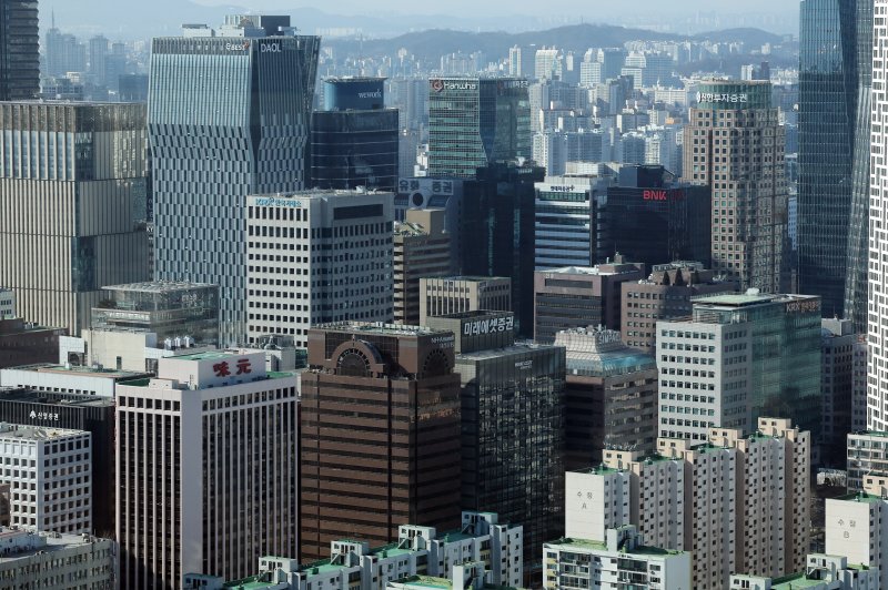 서울 영등포구 여의도 63빌딩에서 바라본 여의도 증권가. / 사진=뉴스1