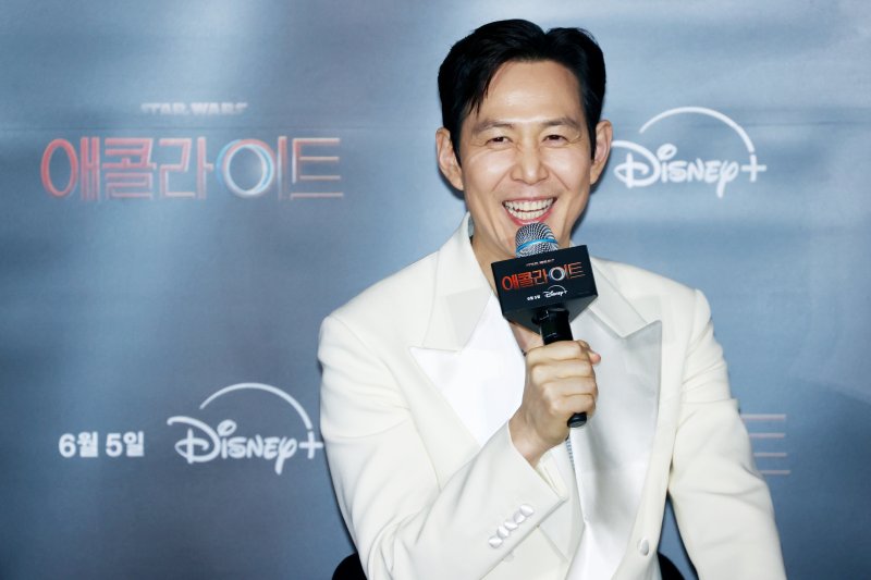 '스타워즈' 주연 맡은 이정재 (서울=연합뉴스) 진연수 기자 = 배우 이정재가 5일 오후 서울 용산구 CGV용산아이파크몰에서 열린 영화 스타워즈 새 시리즈 '애콜라이트'(The Acolyte) 기자간담회에서 인사말을 하고 있다. 2024.6.5 jin90@yna.co.kr