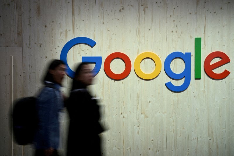 호실적을 내놨던 구글 모회사 알파벳 주가는 25일(현지시간)에도 3% 넘게 하락했다. 로이터연합뉴스