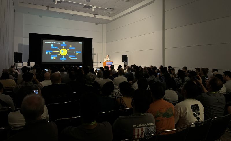 제갈승 <span id='_stock_code_206560' data-stockcode='206560'>덱스터</span>스튜디오 이사가 시그라프 2024에서 버추얼 프로덕션을 주제로 발표하고 있다. / 사진=덱스터스튜디오 제공