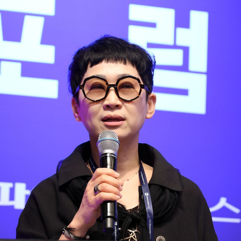 최원영 디앤씨미디어 대표가 25일 서울 강남구 조선팰리스서울강남에서 열린 제11회 대한민국문화콘텐츠포럼에서 강연을 하고 있다. 사진=서동일 기자