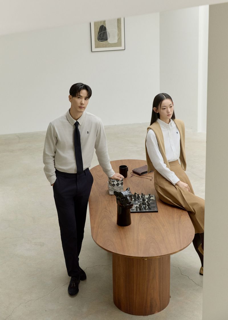 클래식 브랜드 '아이자드' 화보. <span id='_stock_code_002070' data-stockcode='002070'>비비안</span> 제공