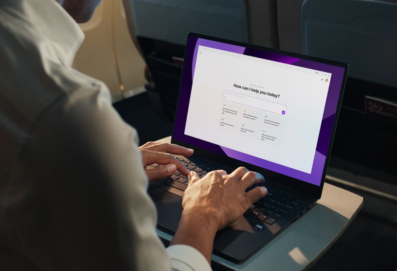 2025년형 LG 그램에서 GPT-4옴니 기반의 클라우드형 AI인 '그램 챗 클라우드'를 사용하고 있는 모습. LG전자 제공
