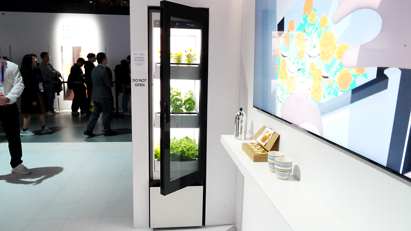 CES 2025 삼성 부스 내 전시된 대동 AI 재배기. 대동그룹 제공