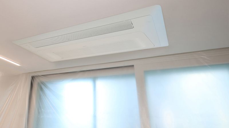 '삼성 인테리어핏 키트'로 비스포크 무풍 시스템에어컨을 설치한 제품 모습. <span id='_stock_code_005930' data-stockcode='005930'>삼성전자</span> 제공