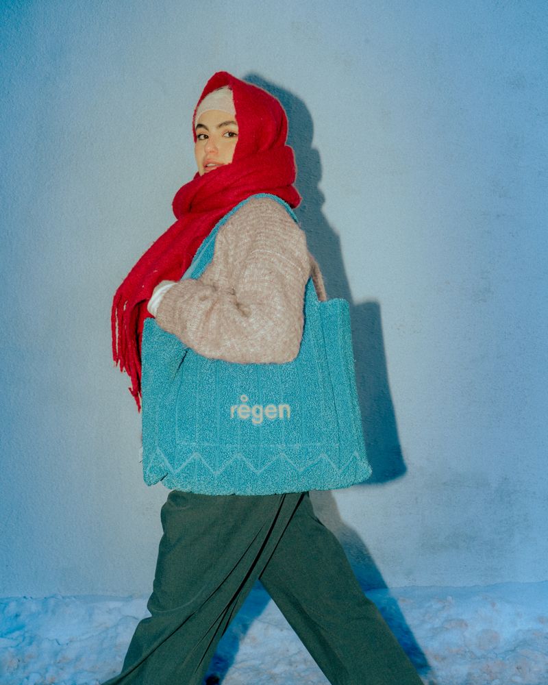 '친환경 섬유시장 리더' <span id='_stock_code_298020' data-stockcode='298020'>효성티앤씨</span>, 폐섬유로 가방 