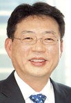 한국투자증권 이강행 전 부회장이 우리금융의 신규 사외이사로 추천됐다.
