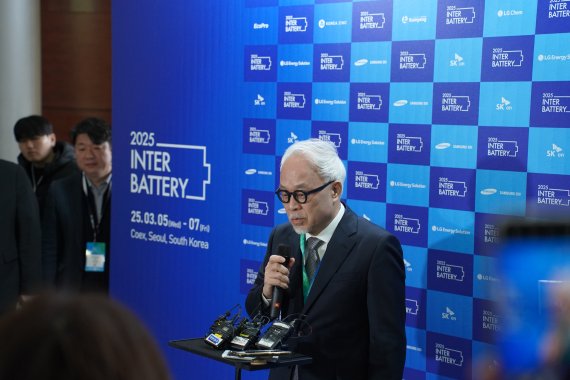 최주선 삼성SDI 대표이사 사장이 5일 서울 강남 코엑스에서 열린 국내 최대 배터리 전시회 '인터배터리 2025'에서 발언하고 있다. 공동취재단