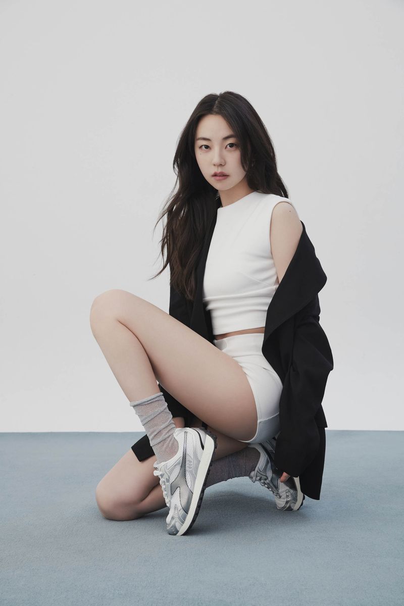 안소희 운동화 '벨루나' 올 봄 대세될까