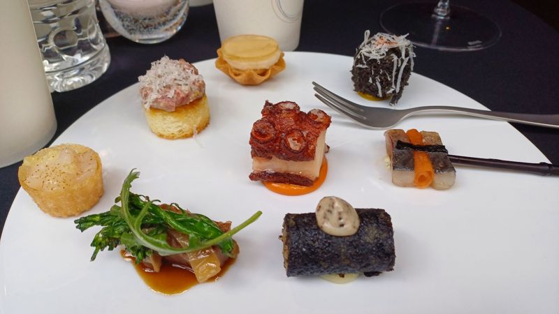 산타 바바라 와인 생산자 연합의 와인 테이스팅 이벤트가 열린 서울 미쉐린 2스타 레스토랑 정식당의 <span id='_stock_code_163730' data-stockcode='163730'>핑거</span> 푸드들. 사진=이환주 기자 