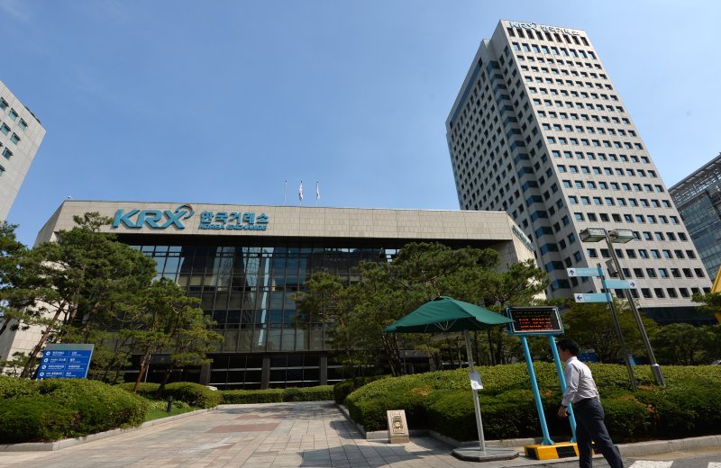 전산장애가 횡재?...<span id='_stock_code_008970' data-stockcode='008970'>동양철관</span>, 3시간 만 거래재개 