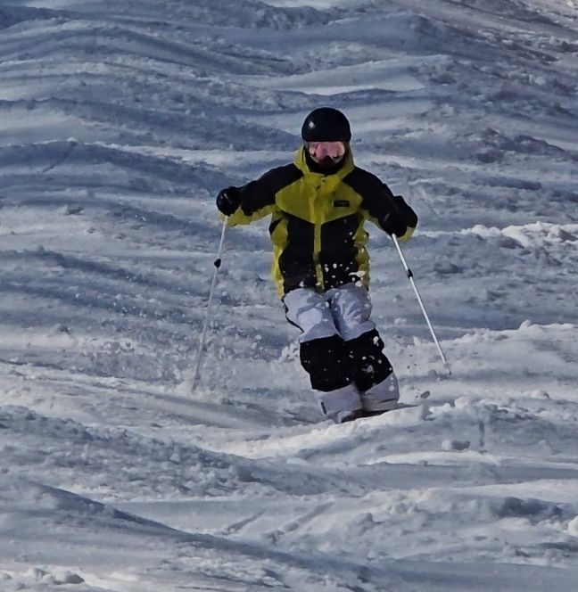 강원도 정선 하이원스키장에서 한 고객이 모굴스키를 즐기고 있다. 강원랜드 제공