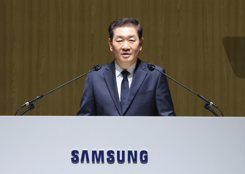 한종희 <span id='_stock_code_005930' data-stockcode='005930'>삼성전자</span> 대표이사 부회장이 지난 19일 삼성전자 제56기 정기 주주총회에서 발언하고 있다. 뉴시스