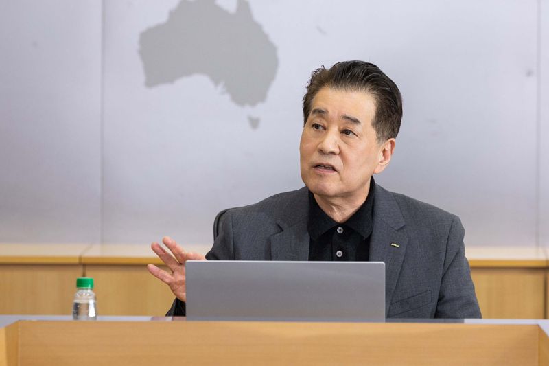 장인화 포스코그룹 회장이 지난 27일 서울 포스코센터에서 열린 그룹기술전략회의를 주재하고 있다. 포스코제공