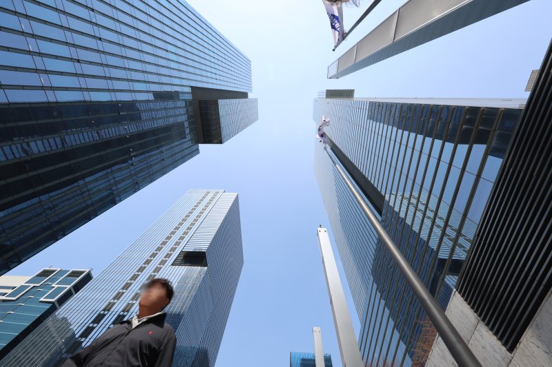 서울 서초구 <span id='_stock_code_005930' data-stockcode='005930'>삼성전자</span> 서초사옥 모습. 연합뉴스