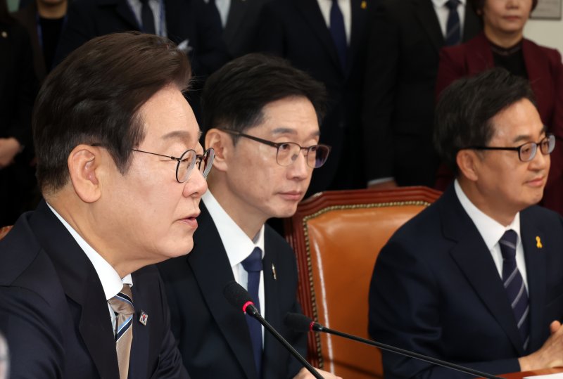 16일 서울 여의도 국회에서 열린 더불어민주당 제21대 대통령 후보자 선출을 위한 경선 공명선거 실천 서약식에서 이재명 후보가 발언하고 있다. 뉴시스 제공