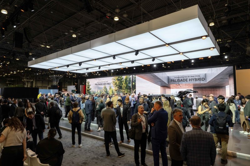 16일(현지시간) 미국 뉴욕 제이컵 재비츠 컨벤션 센터에서 열린 '2025 뉴욕 국제 오토쇼'에 마련된 현대차관 전경.