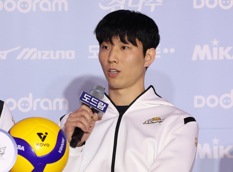 KB손해보험의 세터 황택의.뉴스1