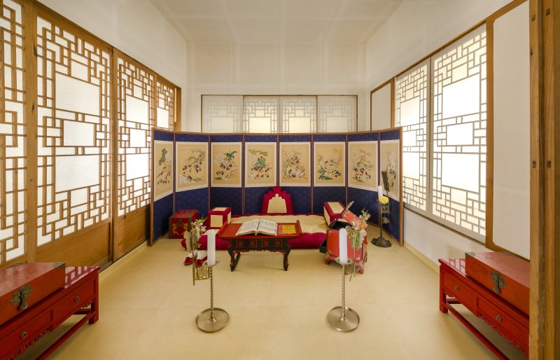 왕비의 생활상을 재현한 전시실. 국가유산청 제공