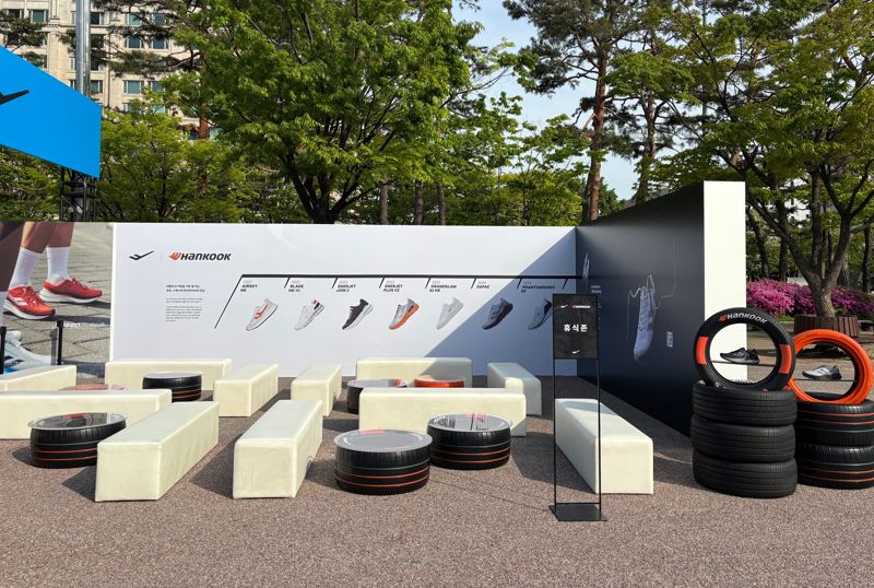 <span id='_stock_code_161390' data-stockcode='161390'>한국타이어앤테크놀로지</span>는 27일 LS네트웍스의 스포츠 브랜드 '프로-스펙스'가 공식 후원하는 '2025 서울하프마라톤'에서 협업 부스를 공개했다고 밝혔다. 한국타이어 제공