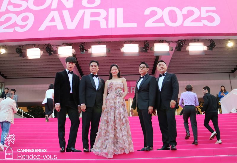 칸 시리즈에 참석한 배우 빈찬욱, 류승수, 박주현, 최광제, 이정훈 감독의 모습(왼쪽부터). <span id='_stock_code_032640' data-stockcode='032640'>LG유플러스</span> 제공