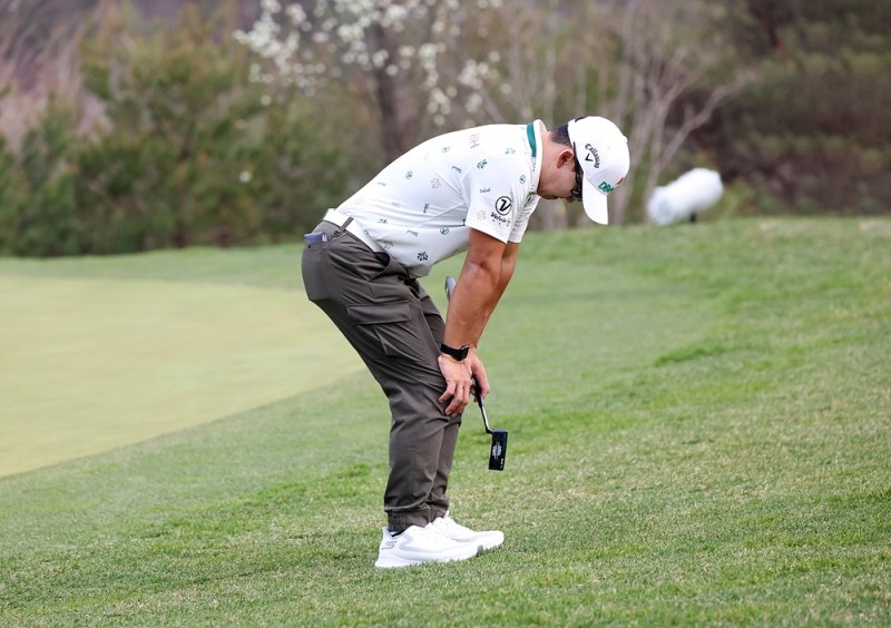 KPGA 개막전에서 허리 부상으로 아쉽게 기권한 김홍택은 이번 매경오픈에 출전해 2연패를 노린다. 뉴시스