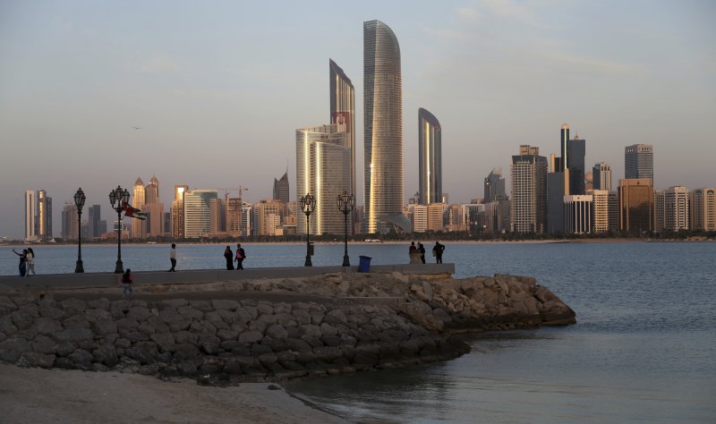 월트디즈니의 7번째 테마파크가 아랍에미리트연합(UAE) 아부다비에 들어선다고 디즈니가 7일(현지시간) 밝혔다. 아부다비 테마파크에 디즈니는 돈 대신 노하우만 전수하면서 로열티를 챙기기로 했고, 주가는 10% 폭등했다. AP 뉴시스