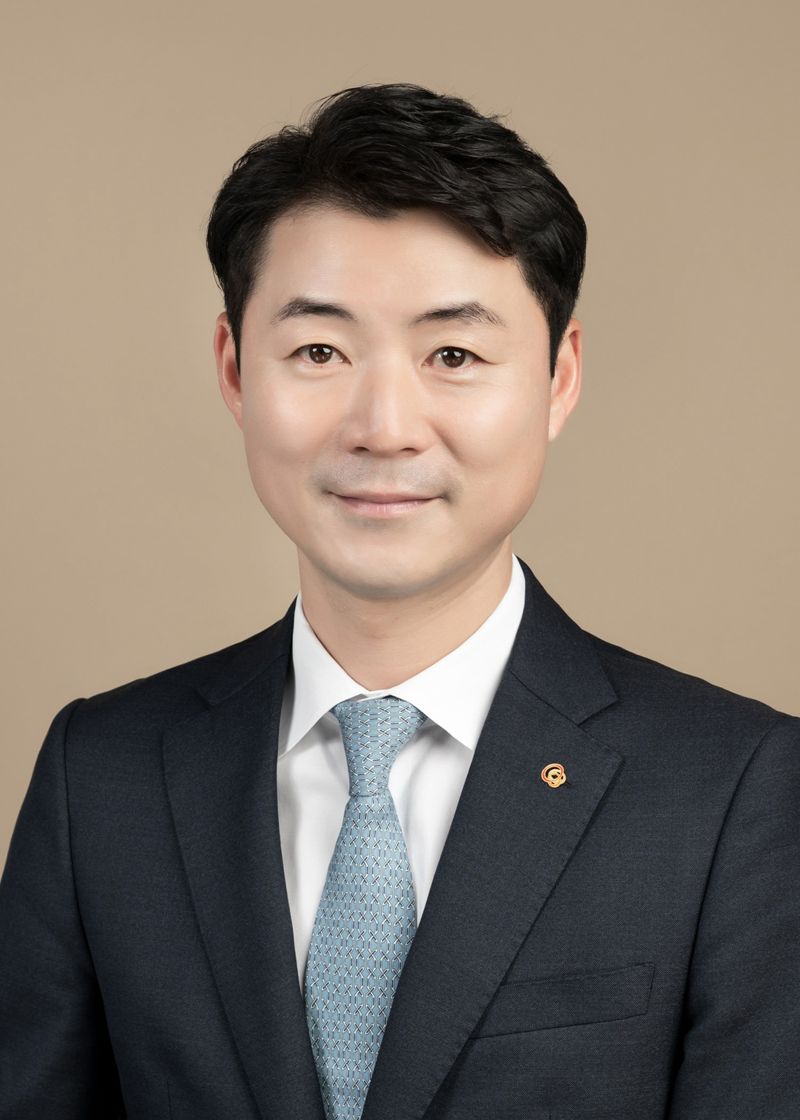 <span id='_stock_code_009830' data-stockcode='009830'>한화솔루션</span> 큐셀부문 박승덕 신임 대표이사 내정