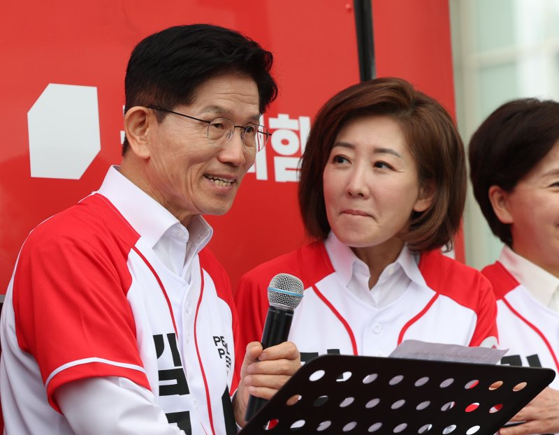 나경원 국민의힘 의원이 16일 오전 경기 화성시 동탄역에서 열린 김문수 국민의힘 대통령 후보의 유세에 참석해 있다. /사진=뉴스1화상