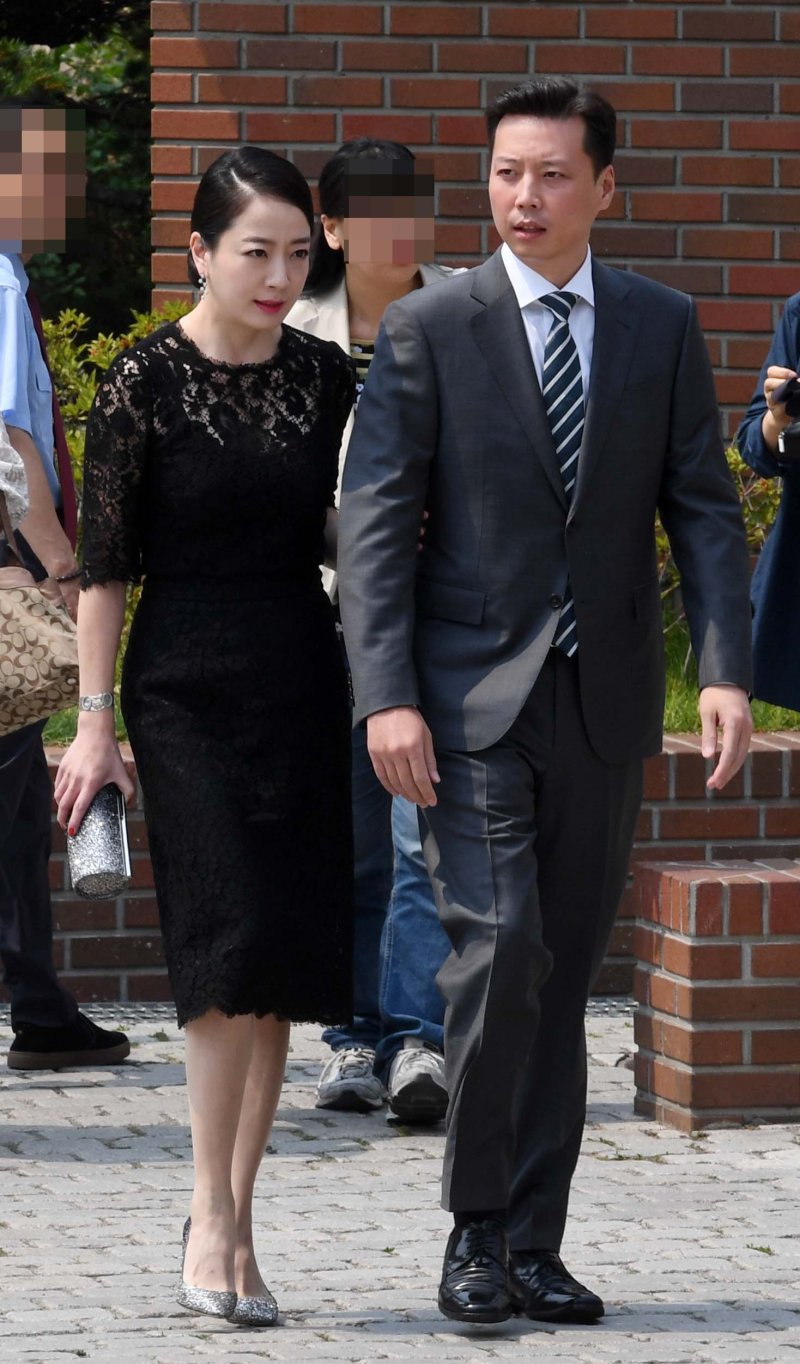노현정 전 KBS 아나운서(왼쪽)와 남편 정대선 에이치엔아이엔씨 사장. 2017.06.16.  /뉴시스