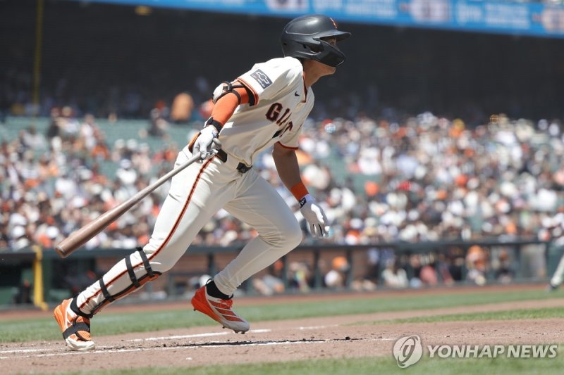이정후가 22일 캔자스시티 로열스와의 홈경기에서 3타수 1안타 2볼넷으로 활약하며 3출루 경기를 완성했다.연합뉴스