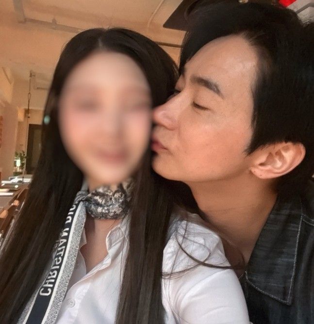전호준과 교제 중이라고 주장하는 A씨가 자신의 SNS에 올린 사진.